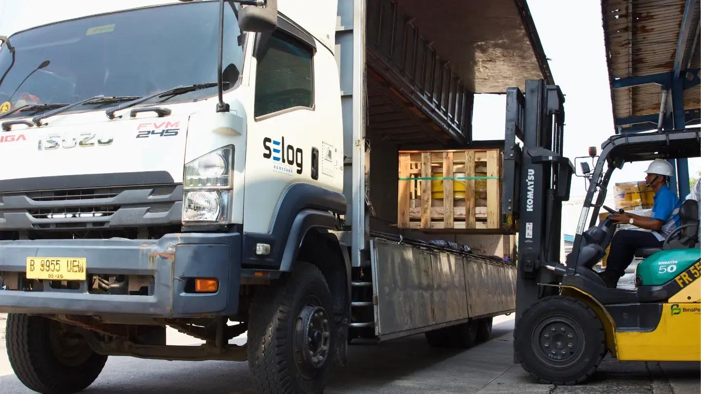 Cara Mengatur Muatan Truk saat Kirim Barang